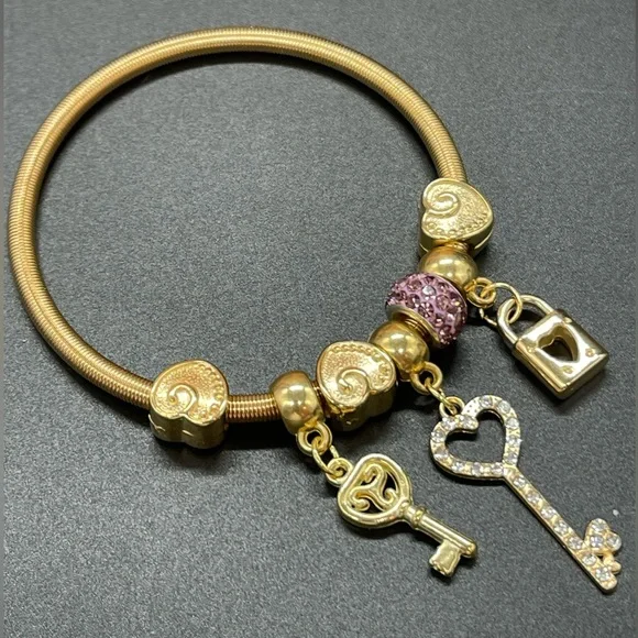 Gold Bangle Stretch Bracelet With Key Lock And Heart Shape Rhinestone Pendant - Picture 1 of 2